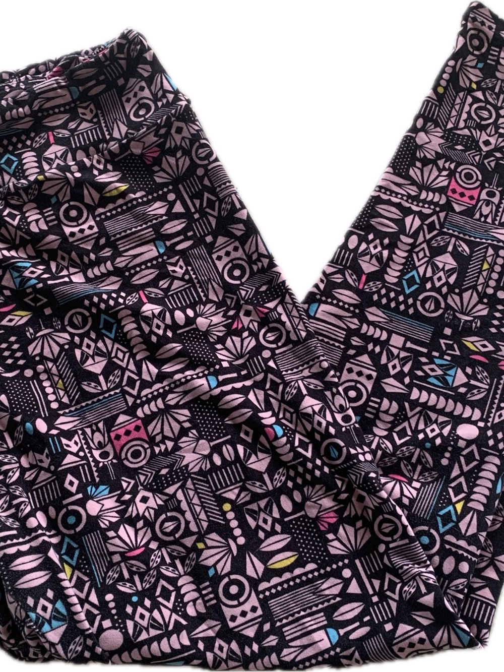 LuLaRoe Leggings Black Pink Print Tall & Curvy 2 TC2